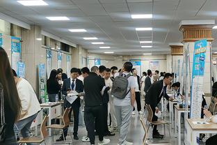 19岁刘易斯本场数据：1粒进球，6次对抗成功1次，4次关键传球